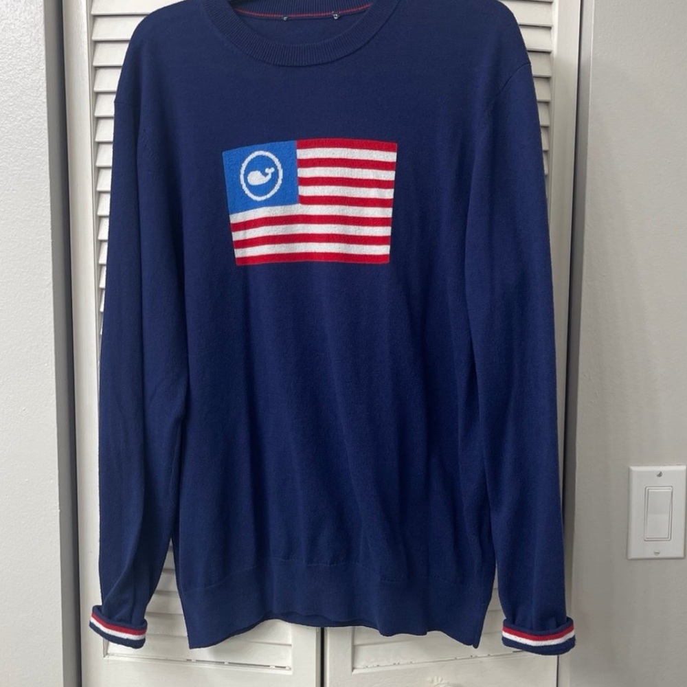 Vineyard Vines Sweater (M) - Picture 2 of 4